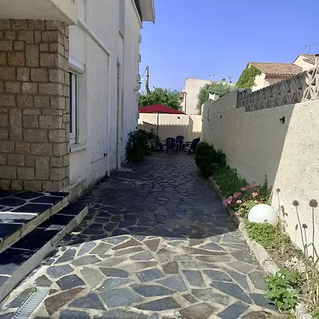Location Bord De Mer, De 6-8 Personnes - Jardin *